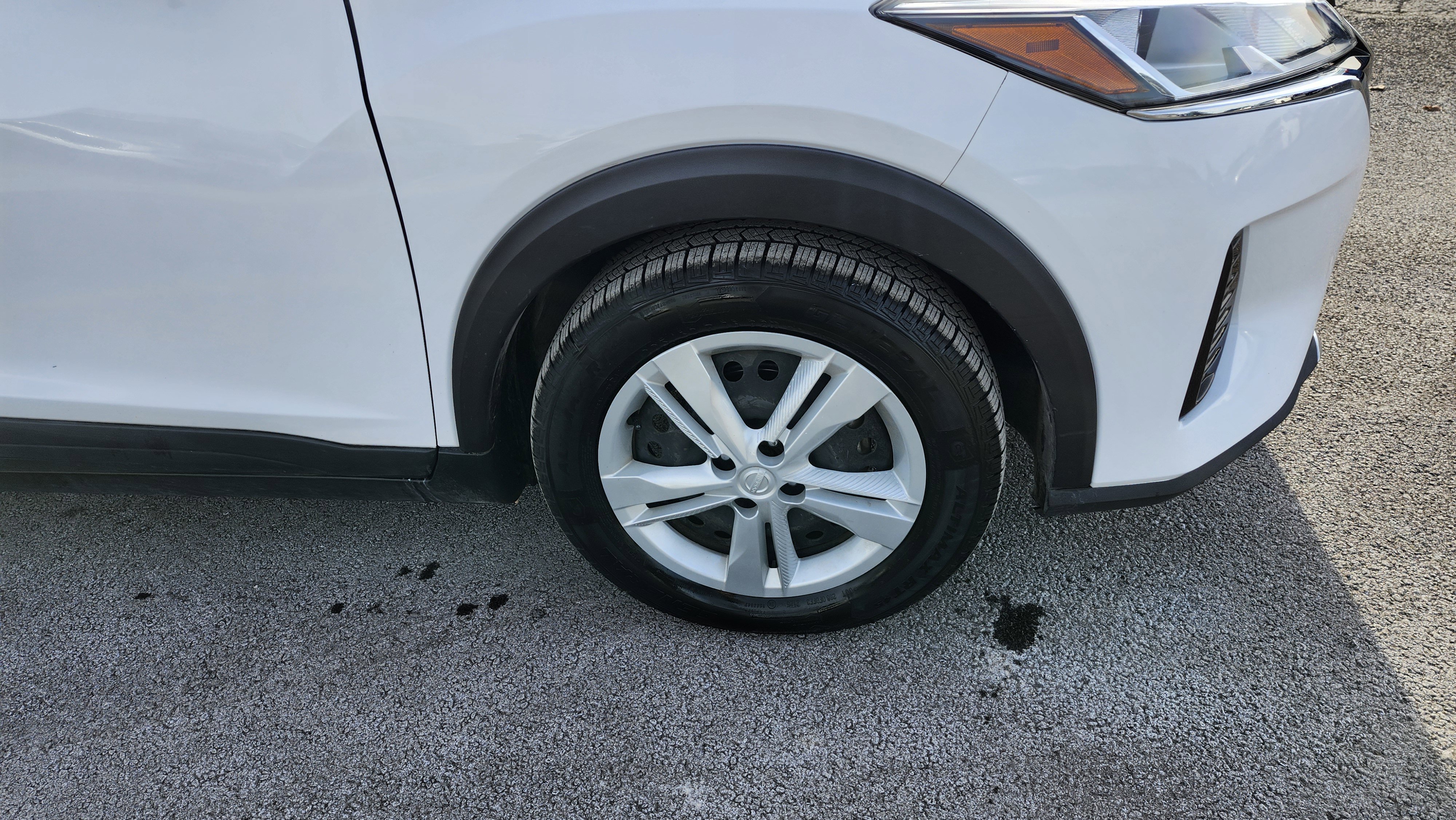 Used 2021 Nissan Kicks S image 10