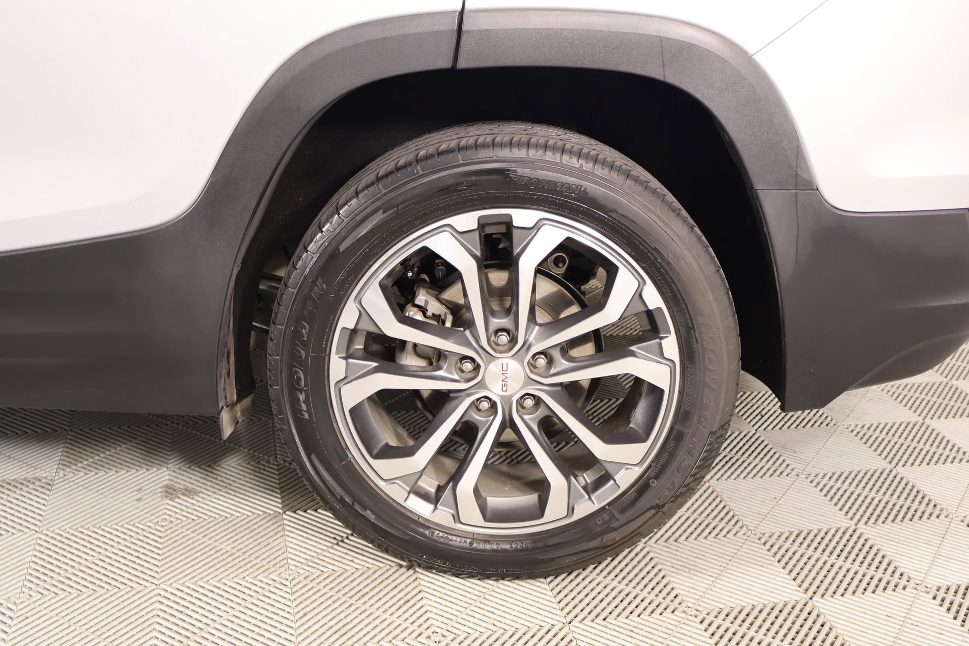 Used 2019 GMC Terrain SLT FWD image 17