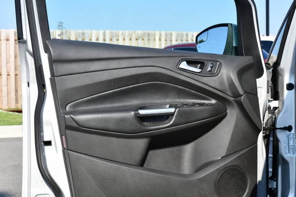 Used 2015 Ford C-MAX SE w/ Equipment Group 202A FWD image 11