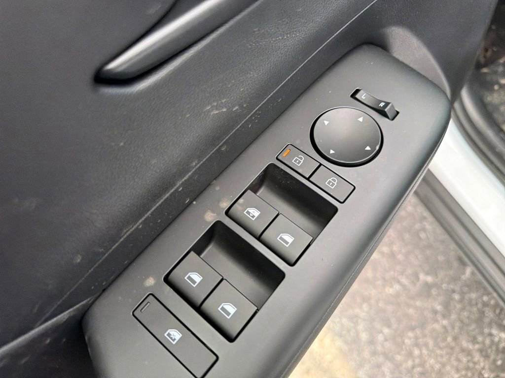 Used 2026 Hyundai Kona SE AWD/4WD image 12