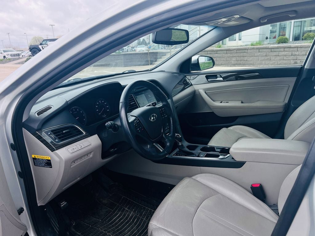 Used 2015 Hyundai Sonata Limited w/ Option Group 05 image 18