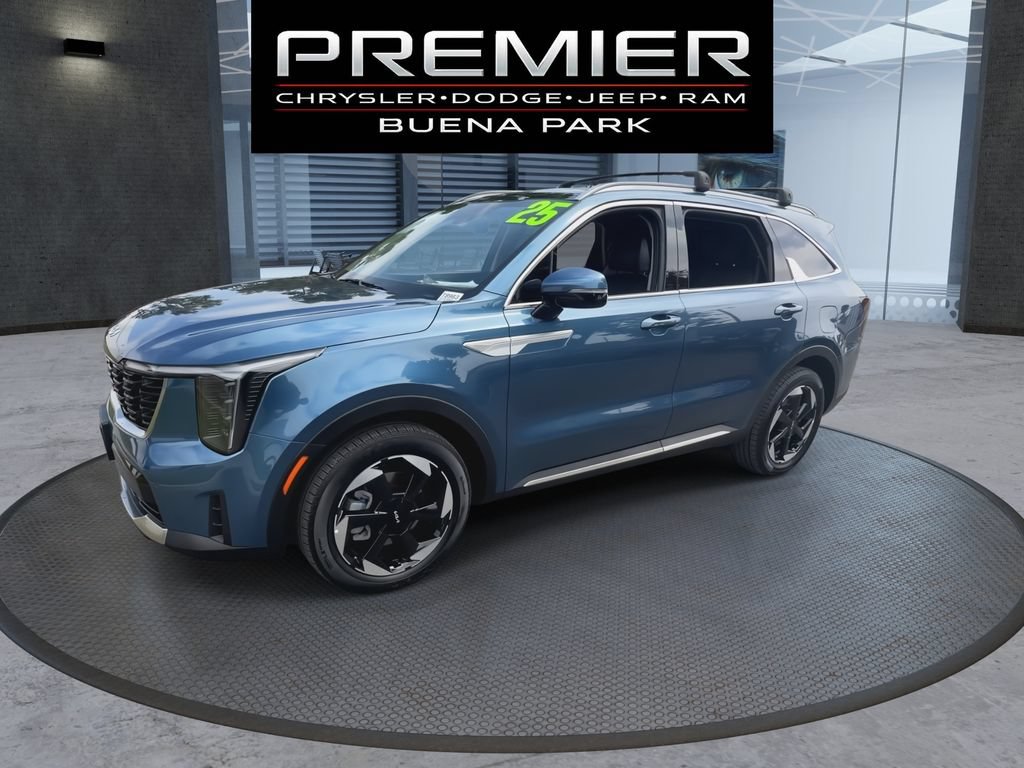 Used 2025 Kia Sorento EX w/ EX Panoramic Sunroof Package FWD image 4