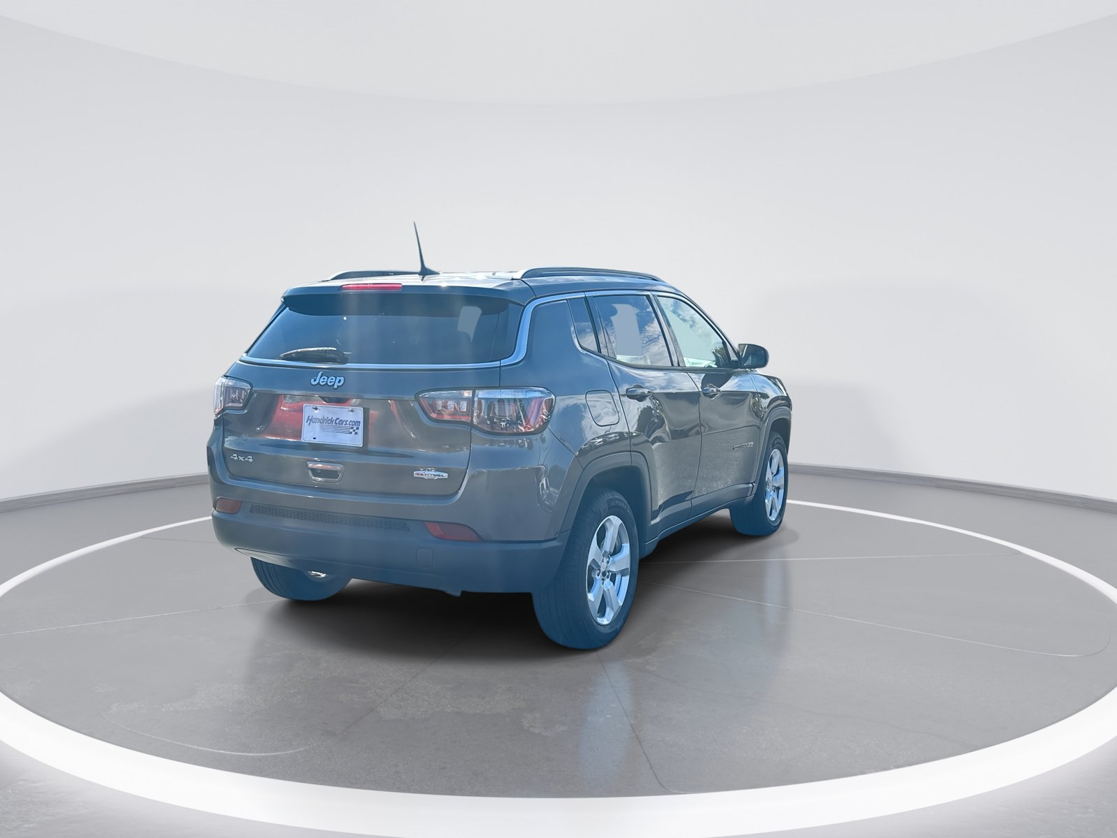 Used 2019 Jeep Compass Latitude w/ Cold Weather Group AWD/4WD image 9