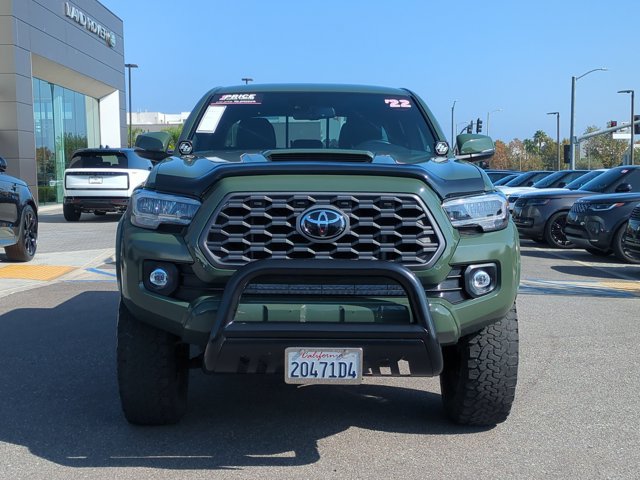 Used 2022 Toyota Tacoma TRD Sport w/ Technology Package RWD image 2