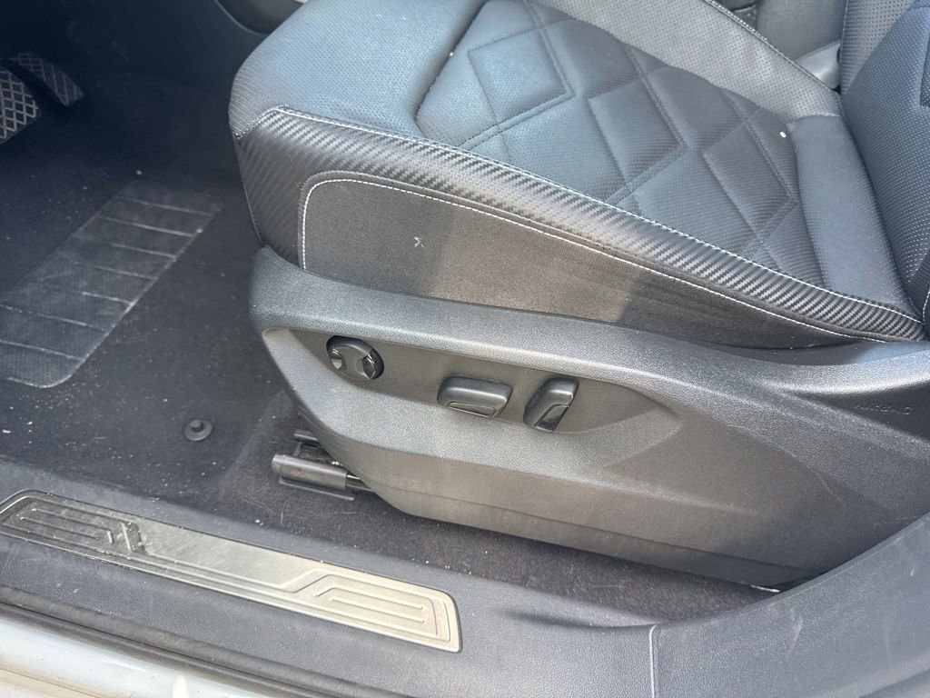 Used 2024 Volkswagen Atlas Cross Sport SE image 6