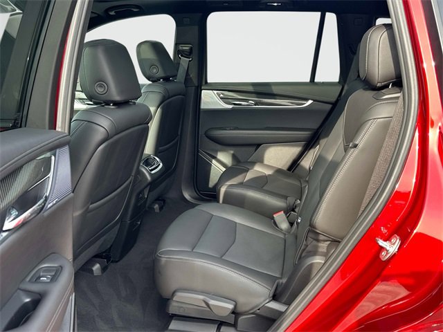 Used 2025 Cadillac XT6 Sport w/ Technology Package image 17