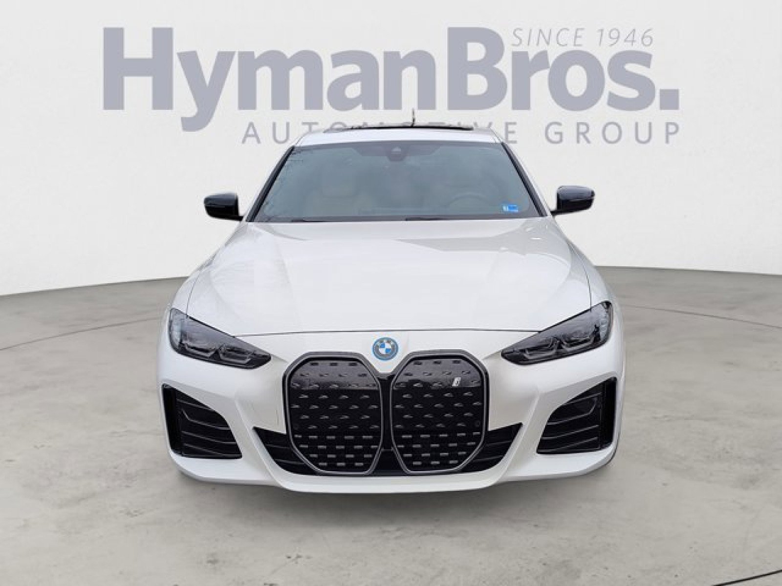 Used 2023 BMW i4 eDrive40 w/ M Sport Package image 8