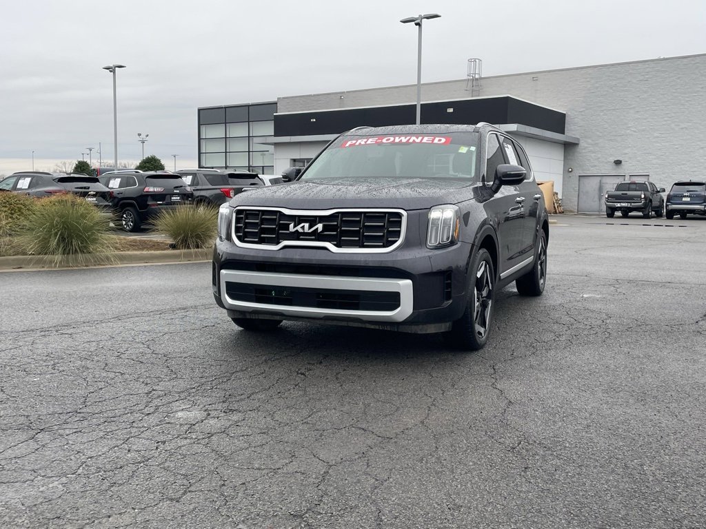 Used 2025 Kia Telluride S image 3