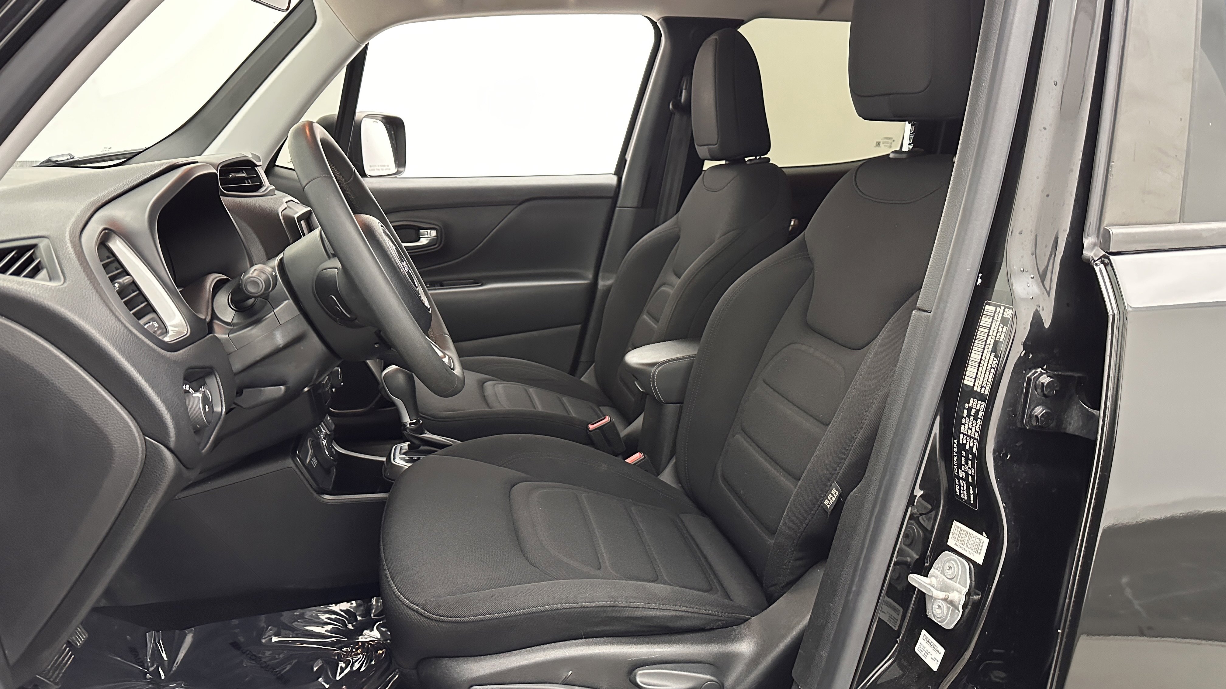 Used 2022 Jeep Renegade Latitude AWD/4WD image 14
