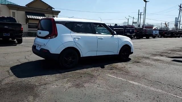 Used 2020 Kia Soul S FWD image 8
