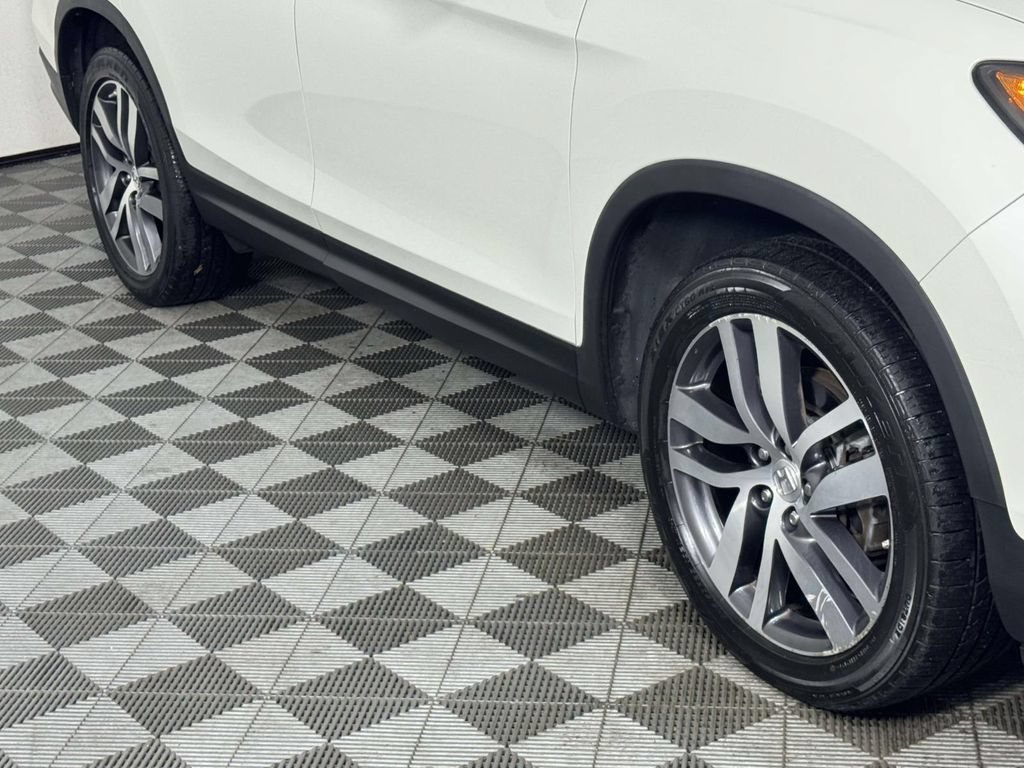 Used 2017 Honda Pilot Touring image 12