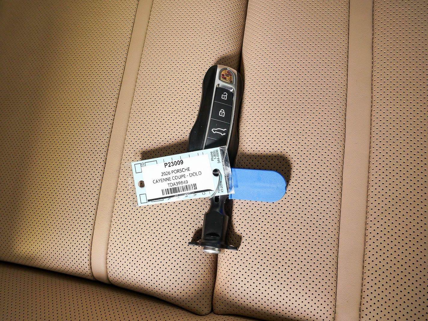 Used 2026 Porsche Cayenne Coupe AWD/4WD image 28