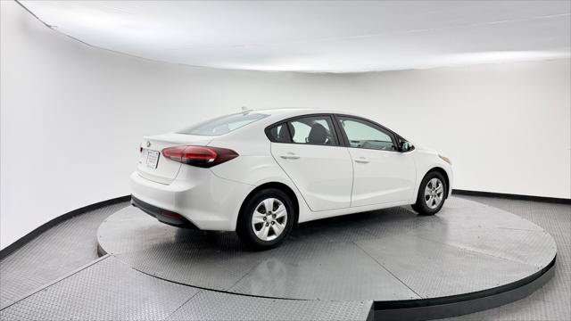 Used 2017 Kia Forte LX FWD image 7