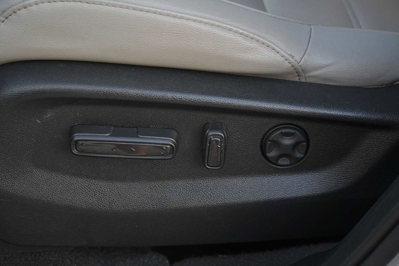 Used 2021 Honda CR-V EX-L image 12