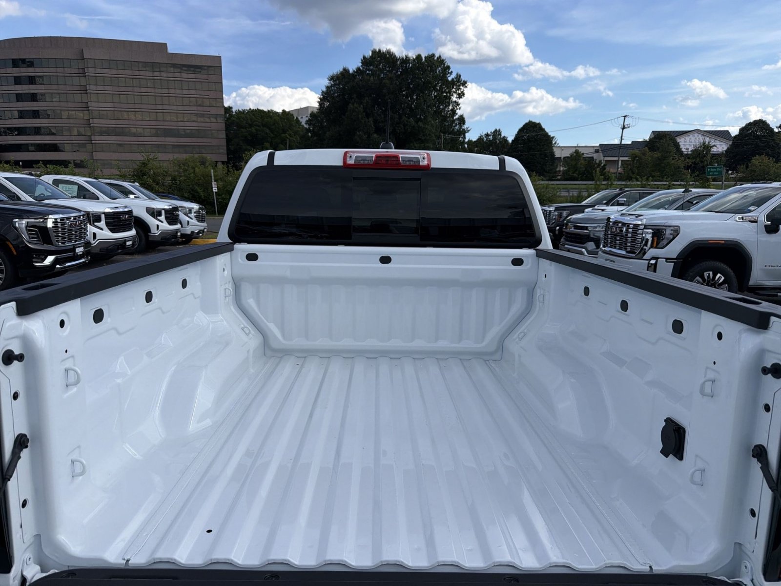 New 2026 Chevrolet Colorado Z71 w/ Technology Package AWD/4WD image 26