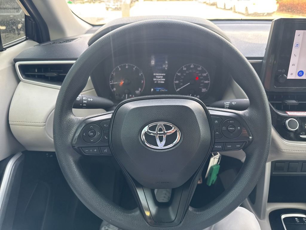 Used 2024 Toyota Corolla Cross L image 8