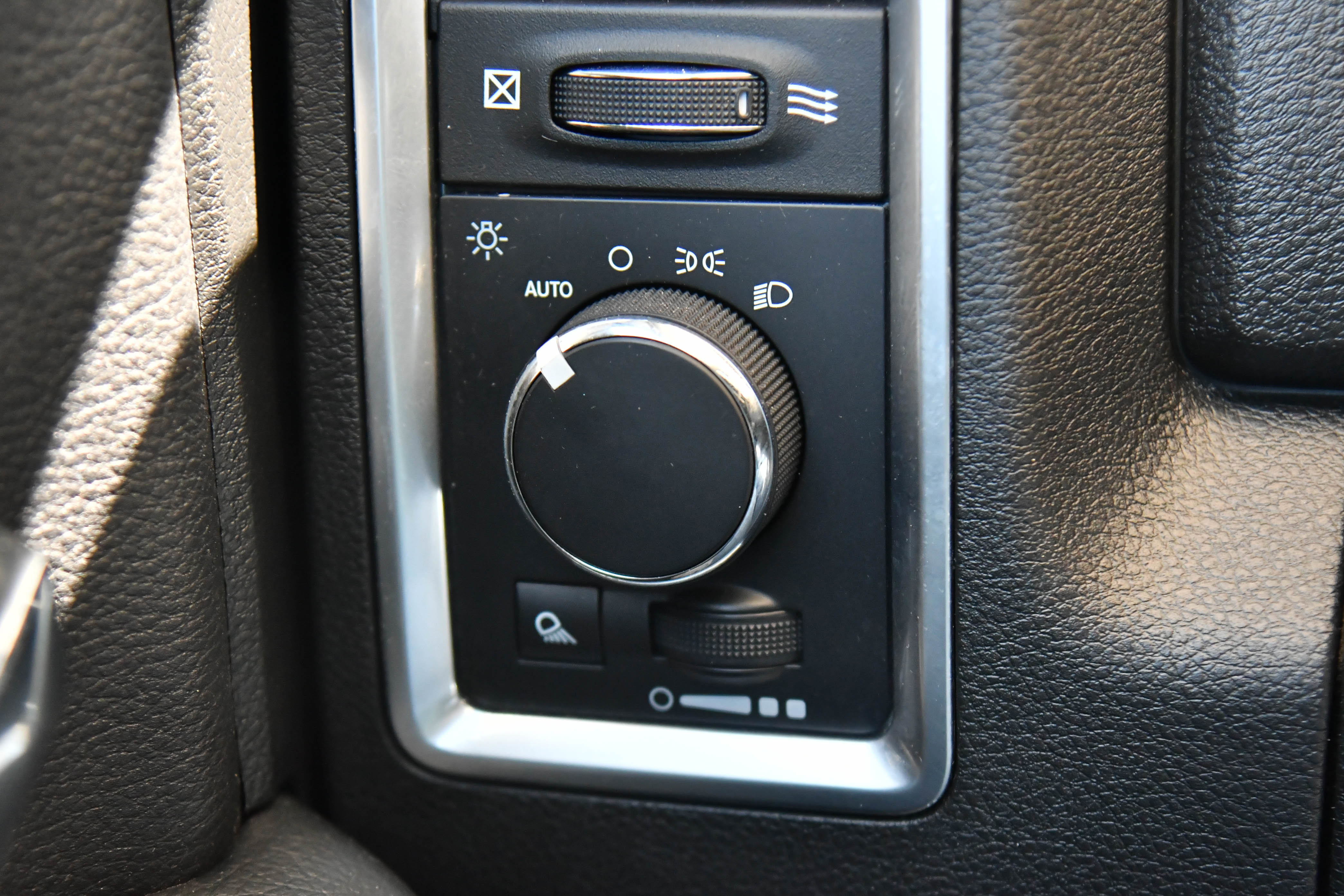 Used 2023 RAM 1500 Classic Warlock AWD/4WD image 30