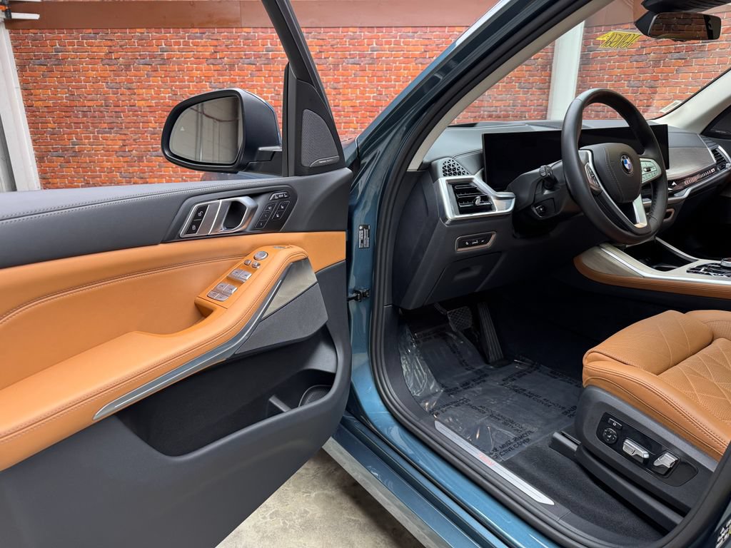 Certified 2024 BMW X7 xDrive40i w/ Executive Package AWD/4WD image 10