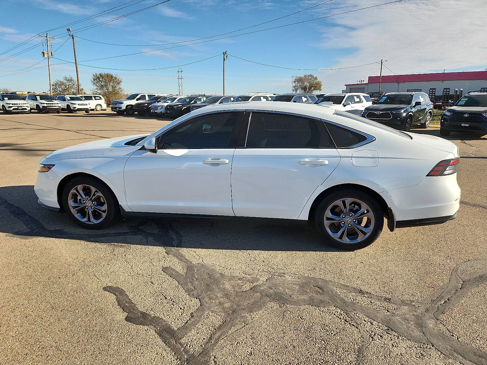 Used 2023 Honda Accord EX image 2