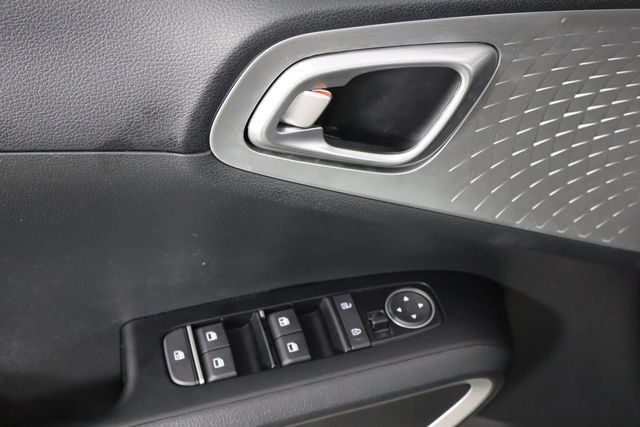 Used 2023 Kia Soul LX FWD image 20