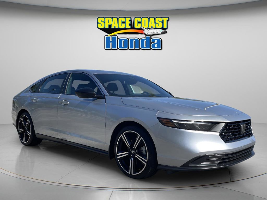 Used 2025 Honda Accord Sport image 1