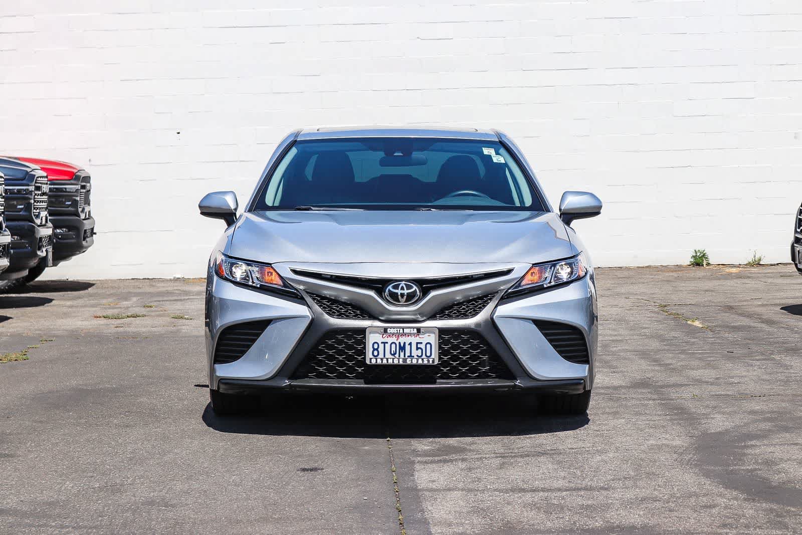 Used 2020 Toyota Camry SE FWD image 2