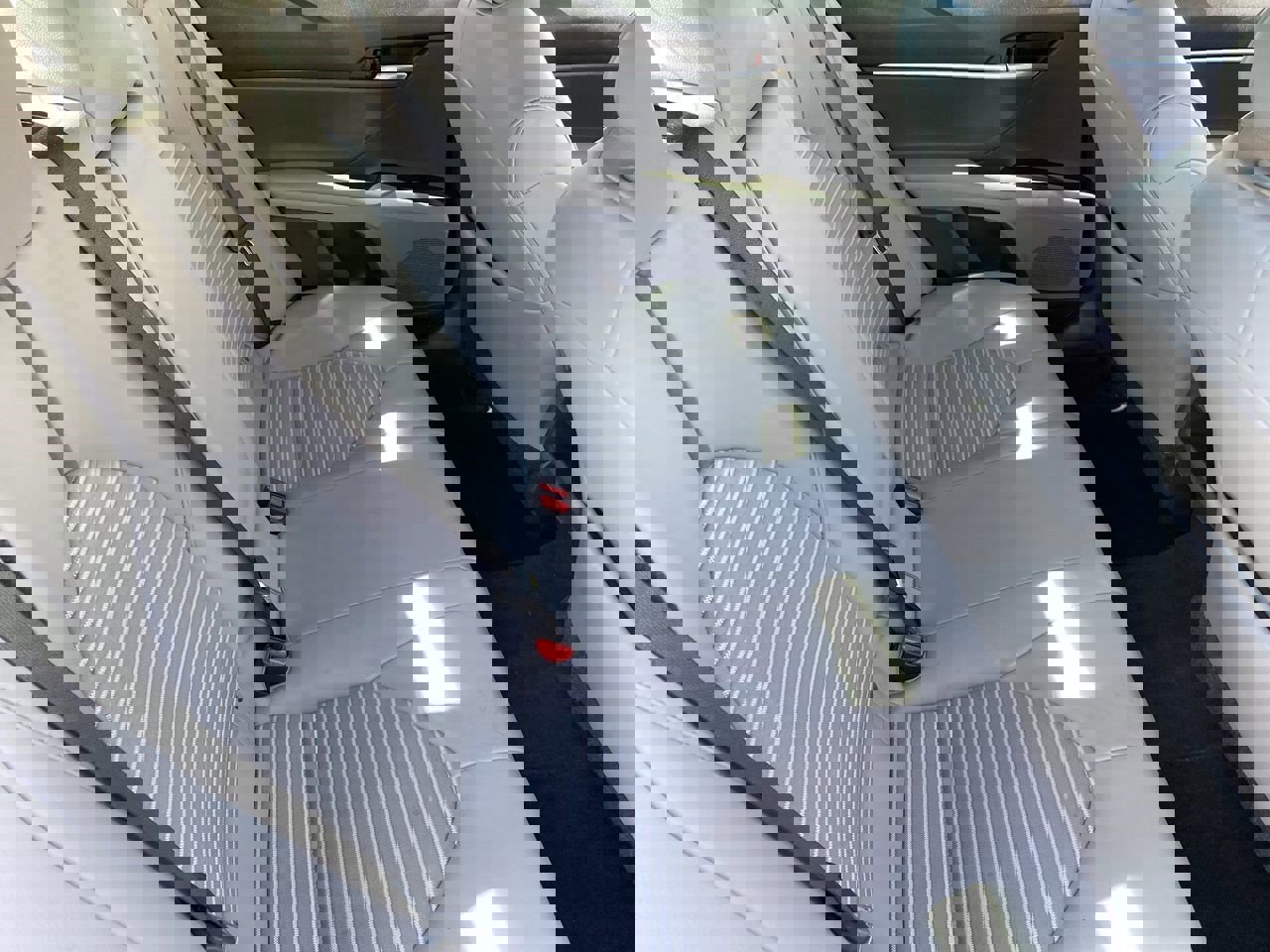 Used 2021 Toyota Camry SE w/ Carpet Mat Package (TMS) image 25