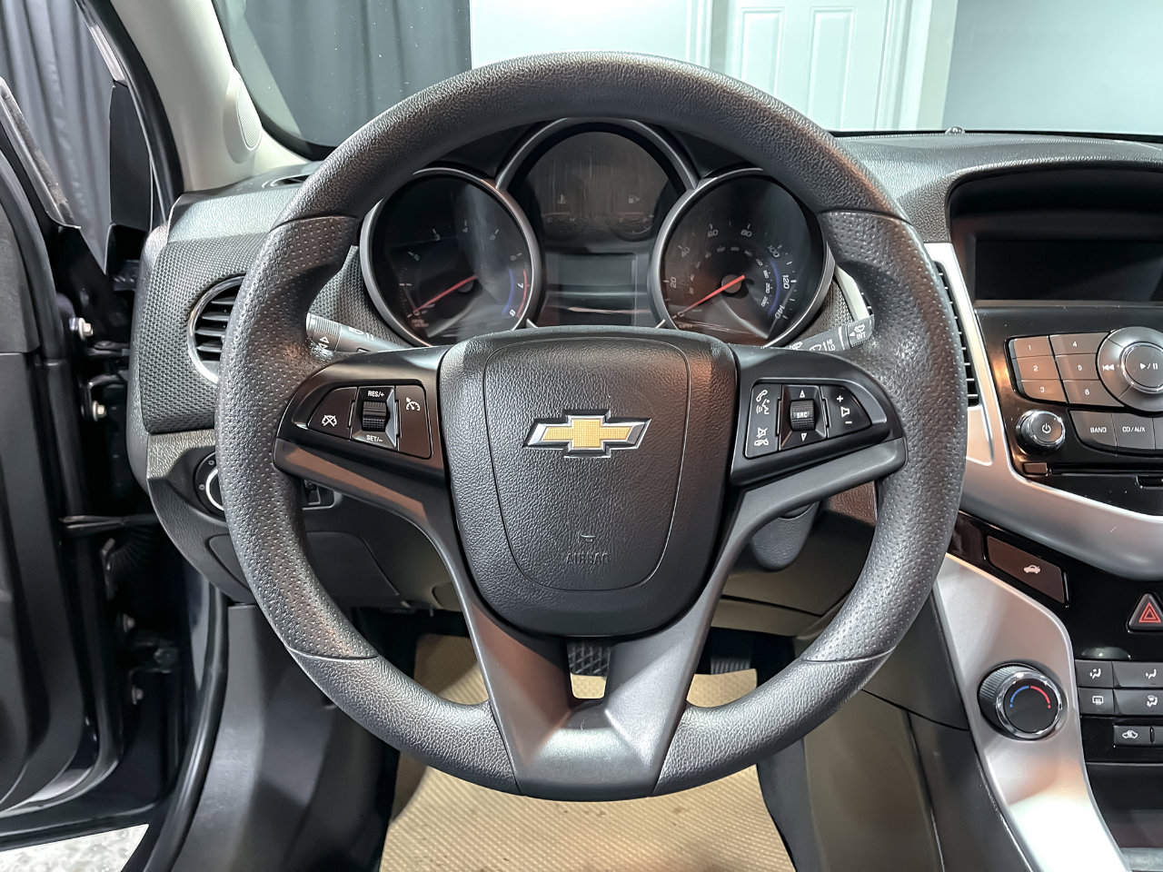 Used 2016 Chevrolet Cruze LT image 20