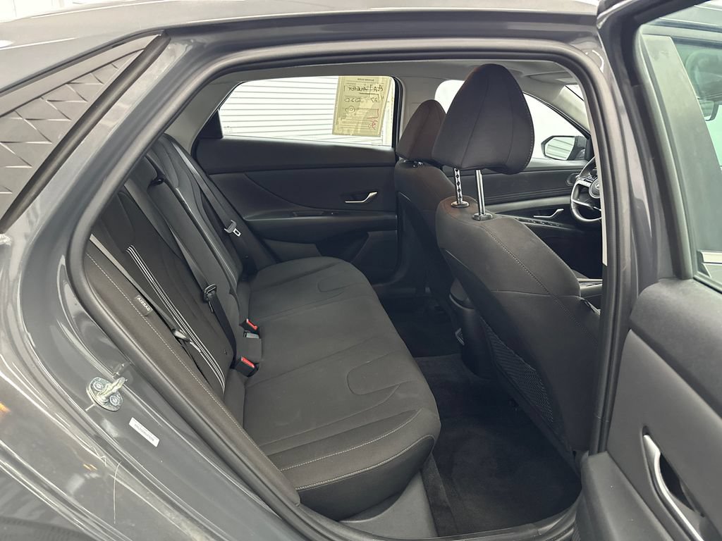 Used 2025 Hyundai Elantra SEL FWD image 15