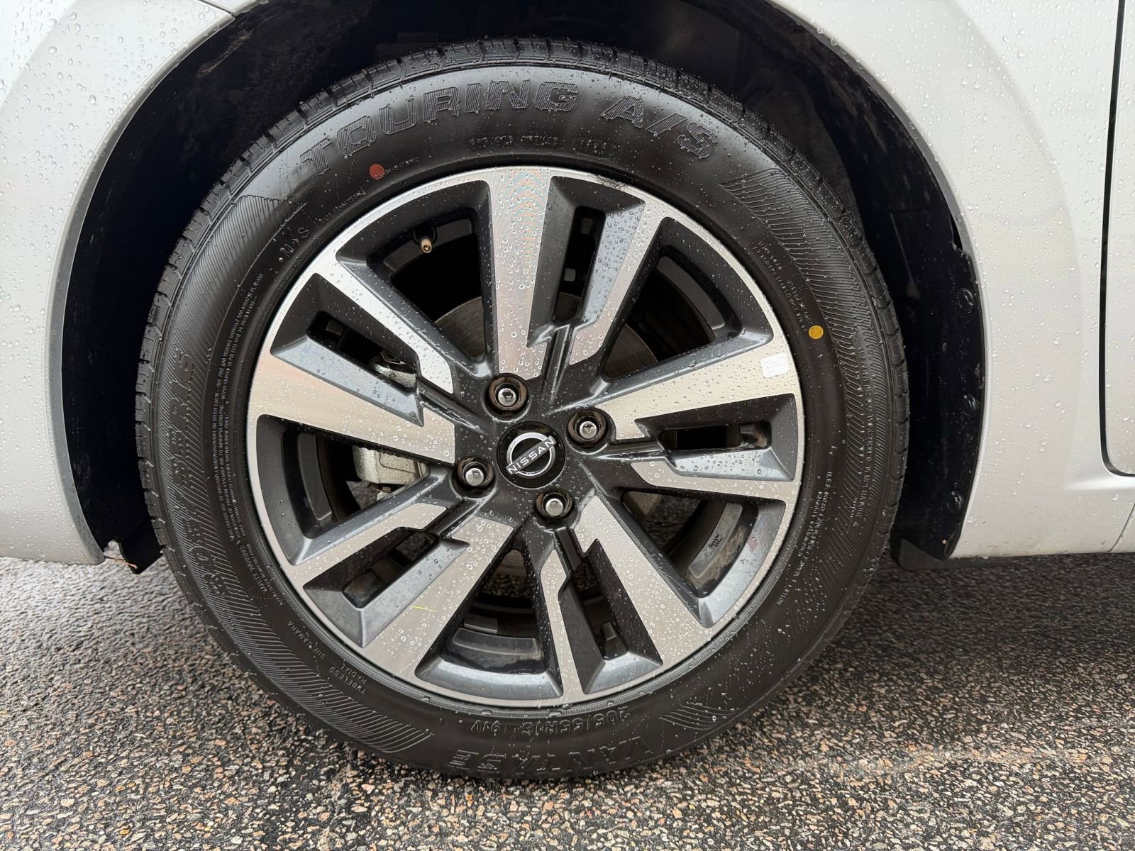 Used 2025 Nissan Versa SV image 24