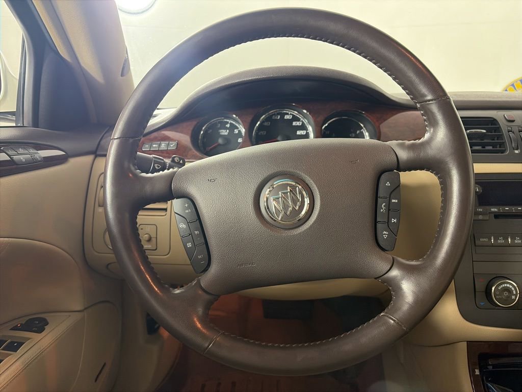 Used 2011 Buick Lucerne CXL FWD image 5