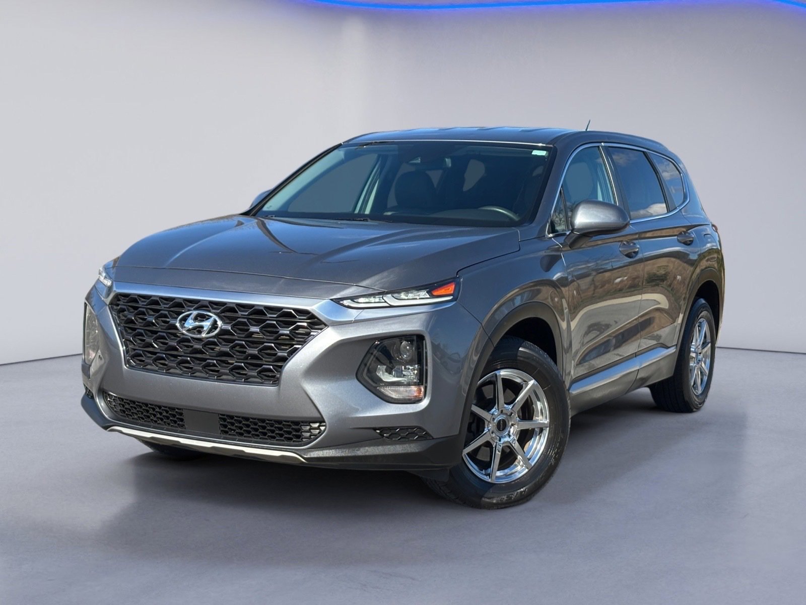 Used 2019 Hyundai Santa Fe SE image 2