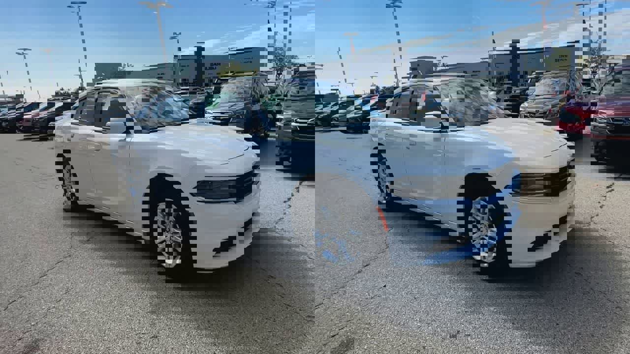 Used 2020 Dodge Charger SXT w/ Leather Interior Group image 2