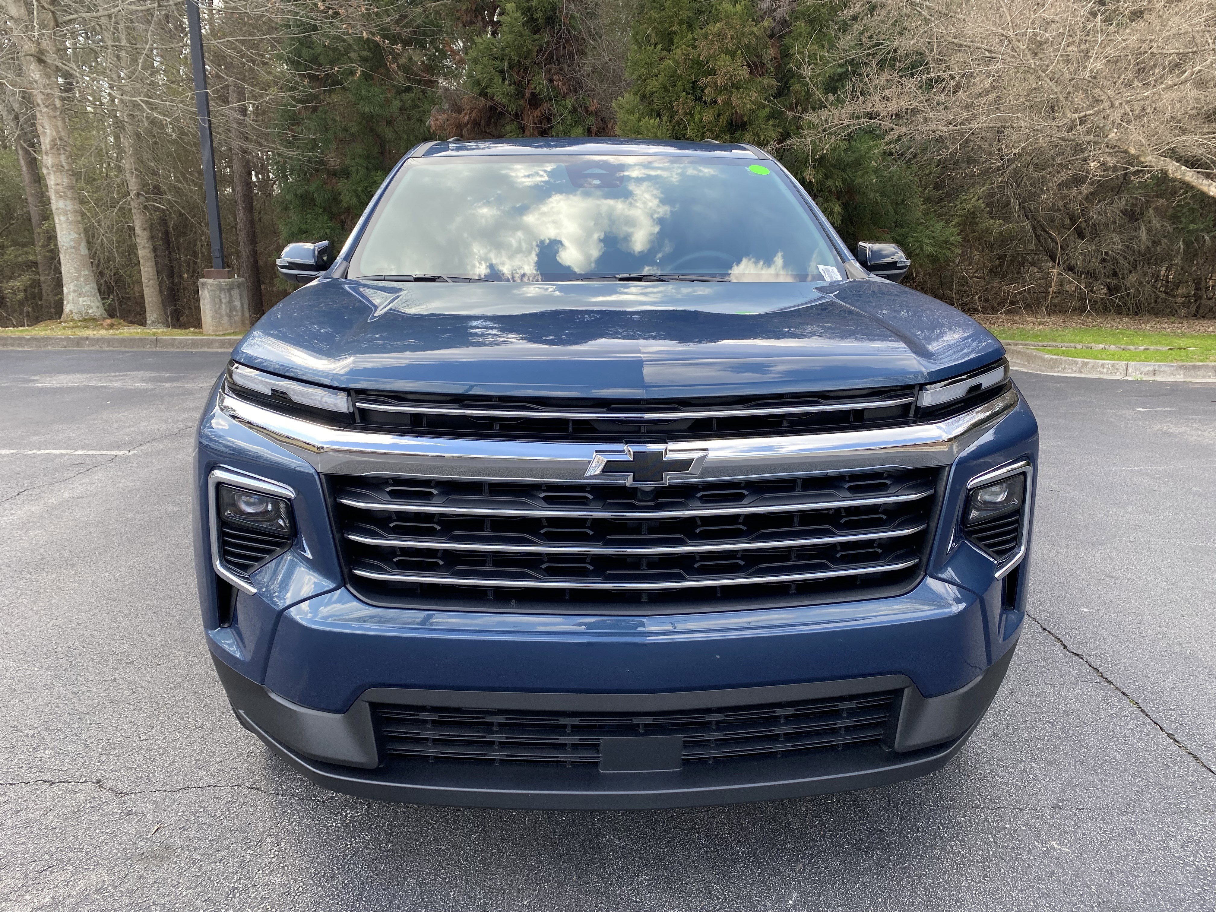 Used 2026 Chevrolet Traverse LT image 3