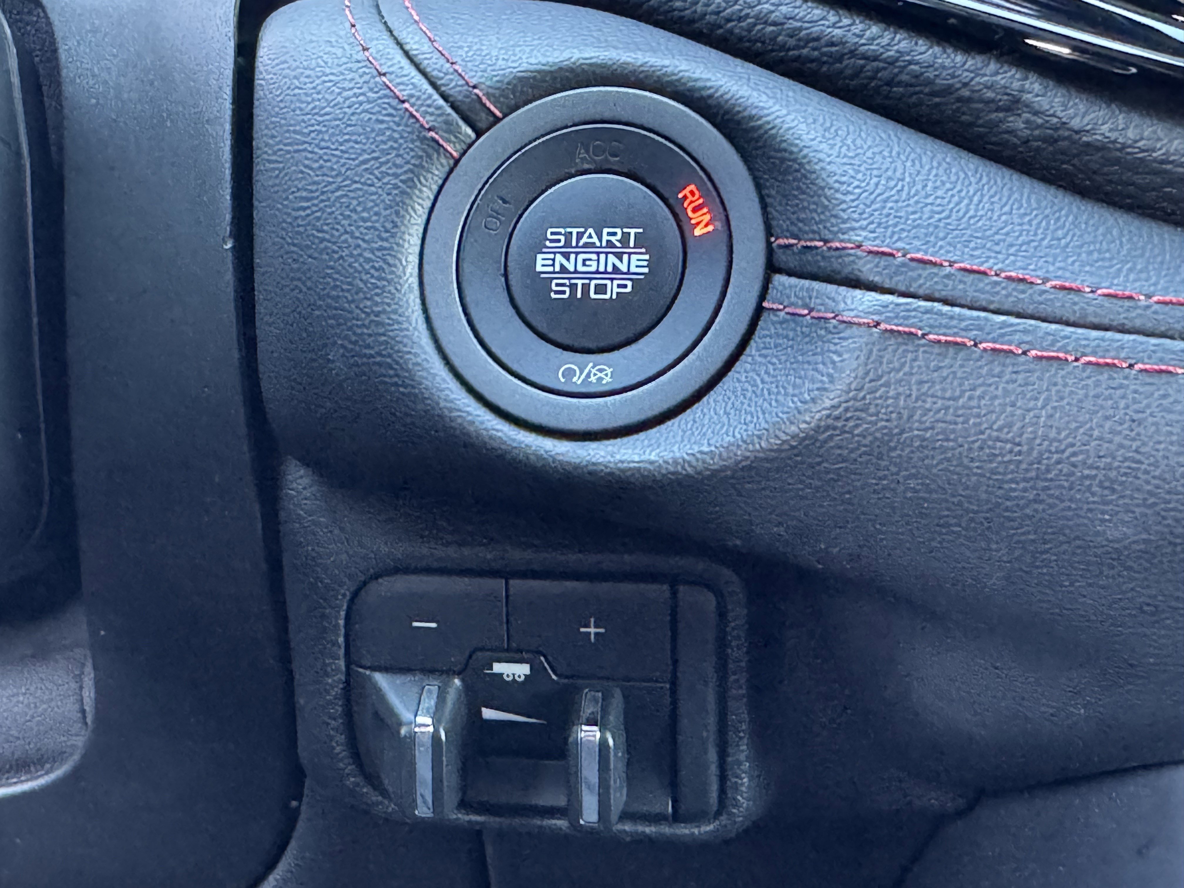 Used 2023 Dodge Durango GT image 33