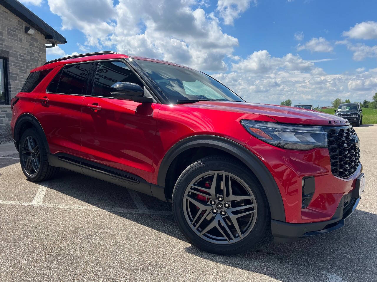 Used 2025 Ford Explorer ST w/ Sun And Sound Package AWD/4WD image 3