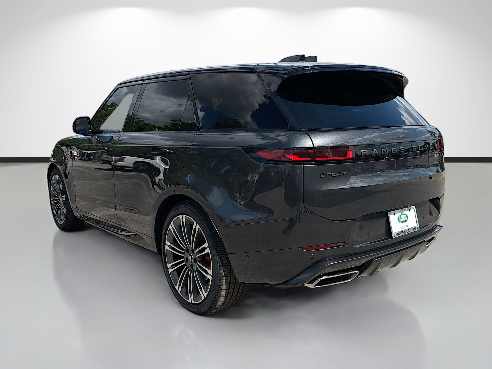 Certified 2025 Land Rover Range Rover Sport Dynamic SE AWD/4WD image 3
