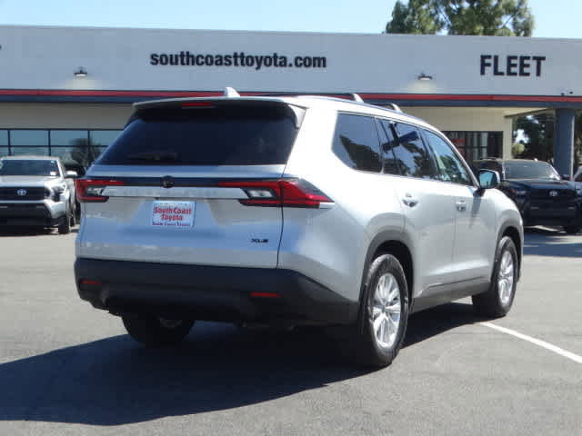 Used 2025 Toyota Grand Highlander FWD image 13