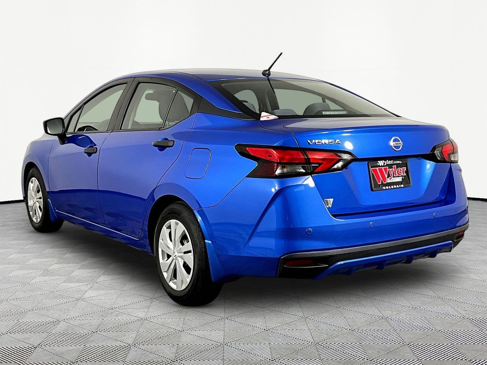 Certified 2021 Nissan Versa S FWD image 4