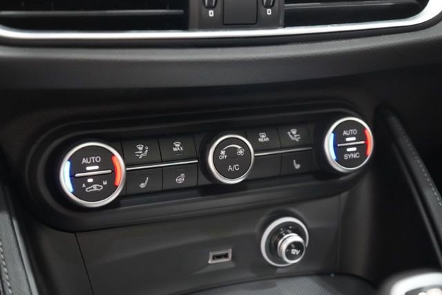 New 2025 Alfa Romeo Stelvio Sprint image 27