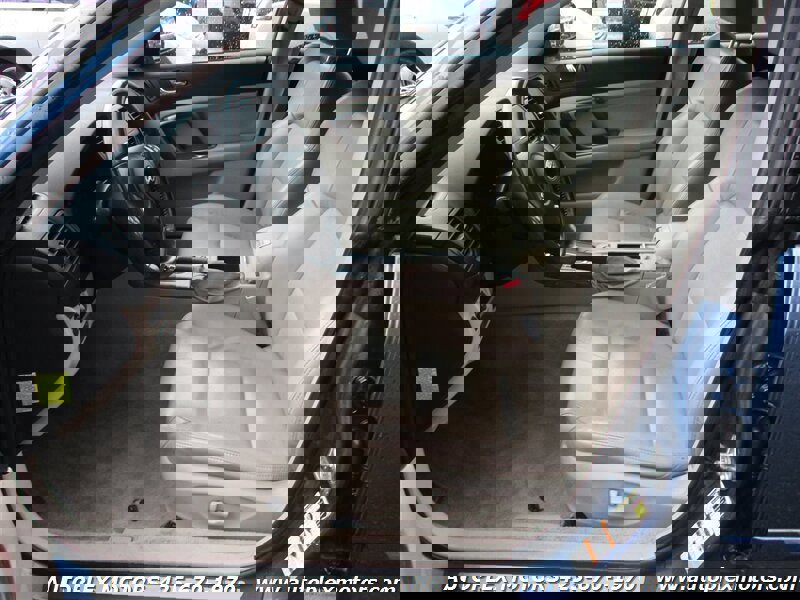 Used 2008 Subaru Outback 2.5XT Limited image 12