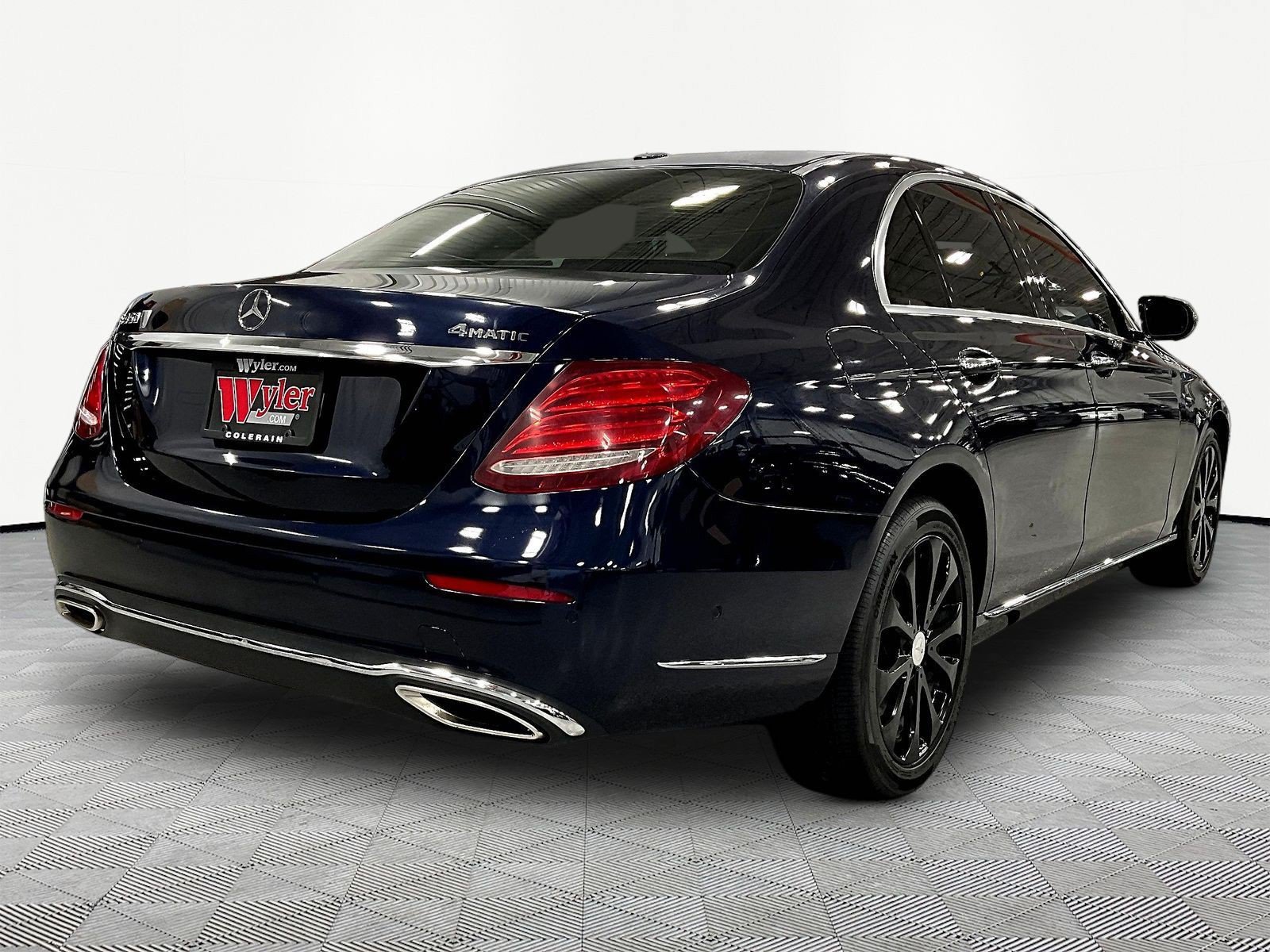 Used 2019 Mercedes-Benz E 450 4MATIC Sedan w/ Premium Package image 6