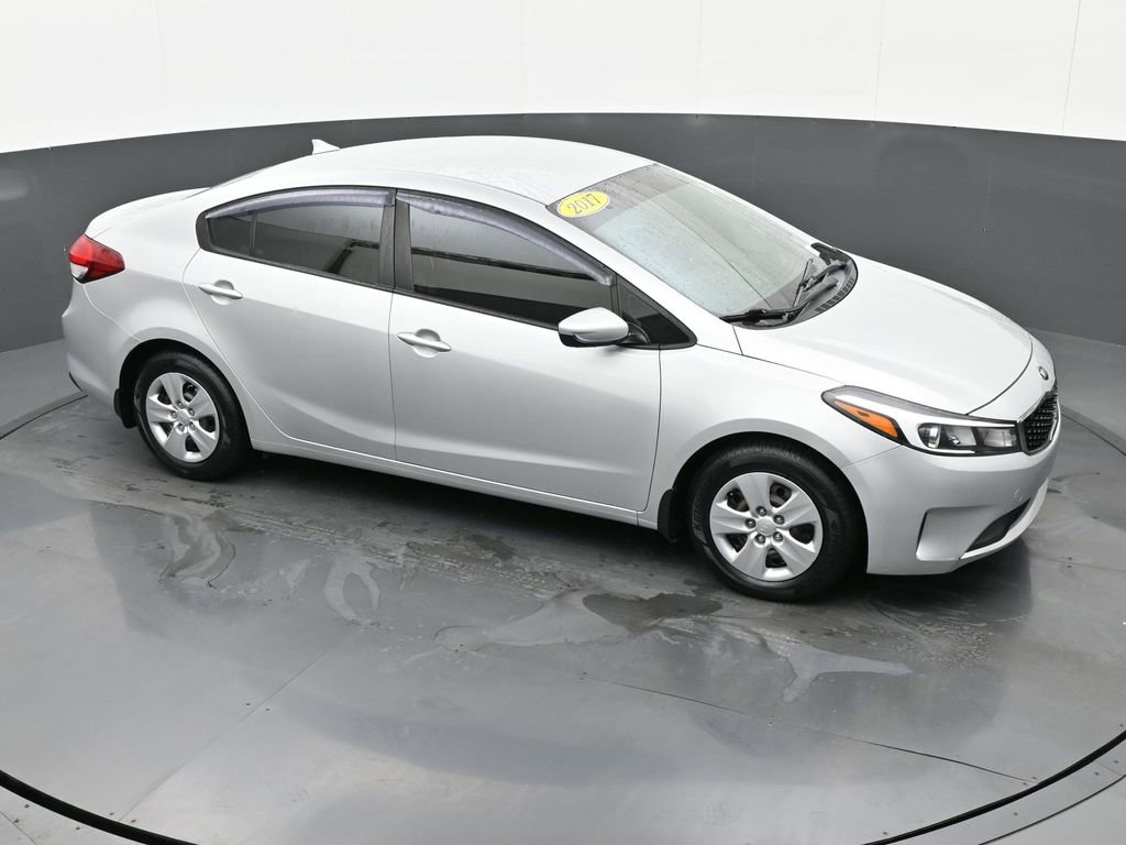 Used 2017 Kia Forte LX image 29