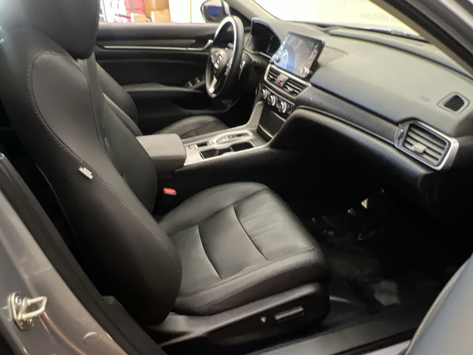 Used 2020 Honda Accord Touring image 26