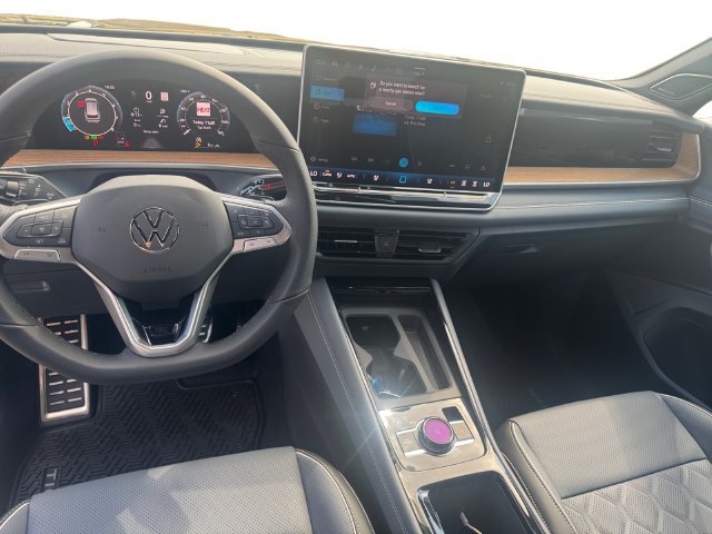 New 2026 Volkswagen Tiguan SEL R-Line AWD/4WD image 10