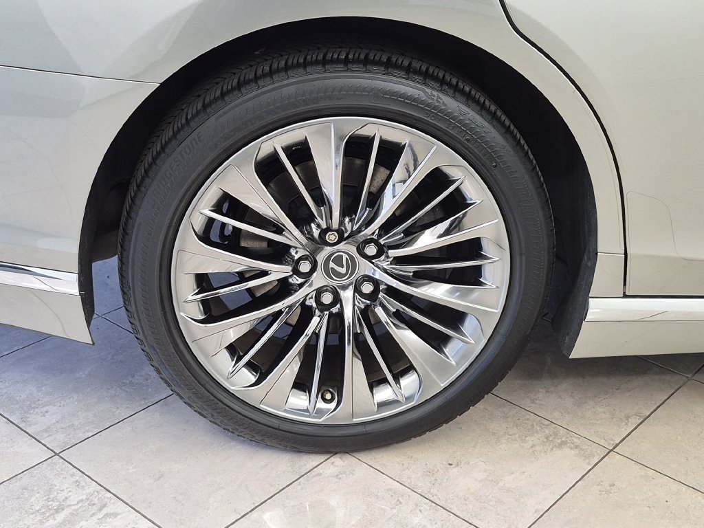 Used 2019 Lexus LS 500 AWD w/ Interior Upgrade Package image 12