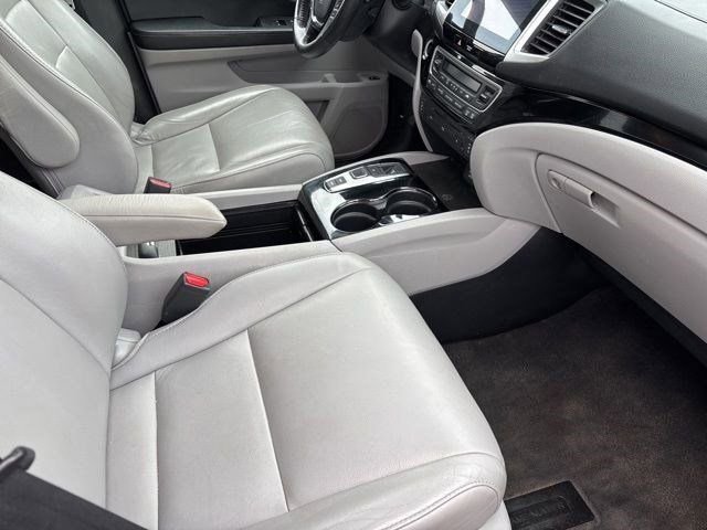 Used 2016 Honda Pilot Touring image 39