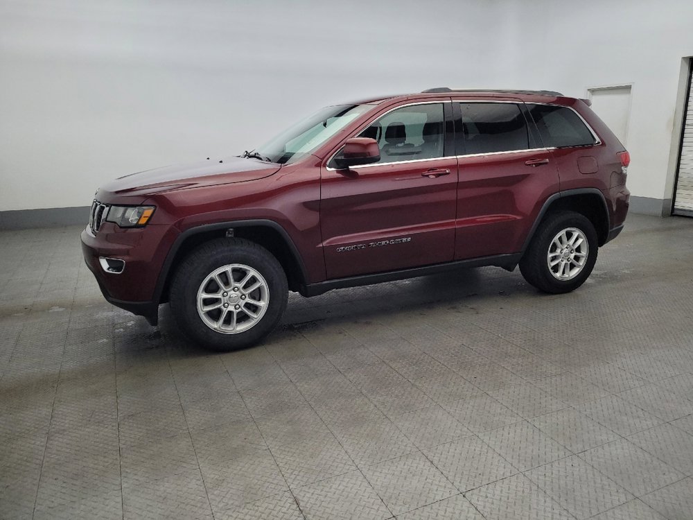 Used 2020 Jeep Grand Cherokee Laredo image 2