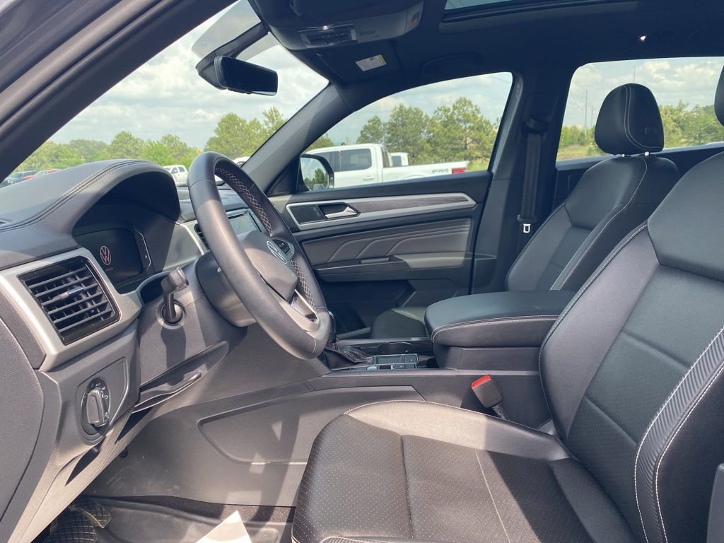Used 2023 Volkswagen Atlas Cross Sport SE w/ Panoramic Sunroof Package image 12