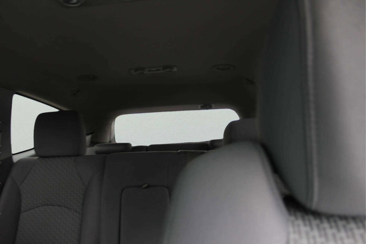 Used 2012 Chevrolet Traverse LS FWD image 9